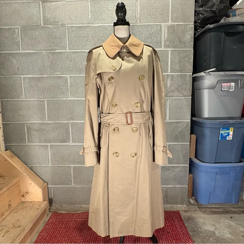Burberry trench coat. - Picture 2 of 14
